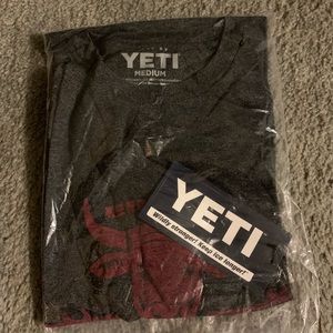 NWT unisex YETI shirt